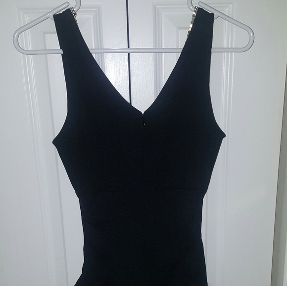 Fitted & Ruched Plunging vneck - Picture 2 of 5